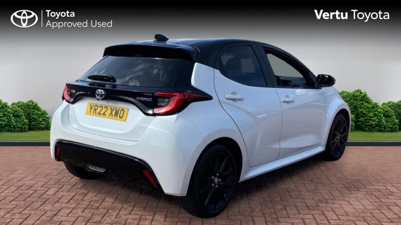 Toyota Yaris 1.5 Hybrid Dynamic 5dr CVT Hybrid Hatchback